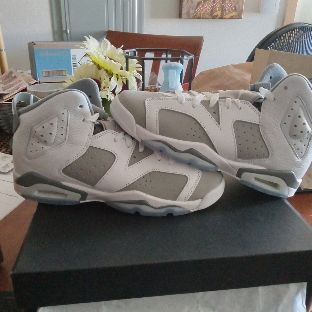 Jordan 6 out the box sz 7